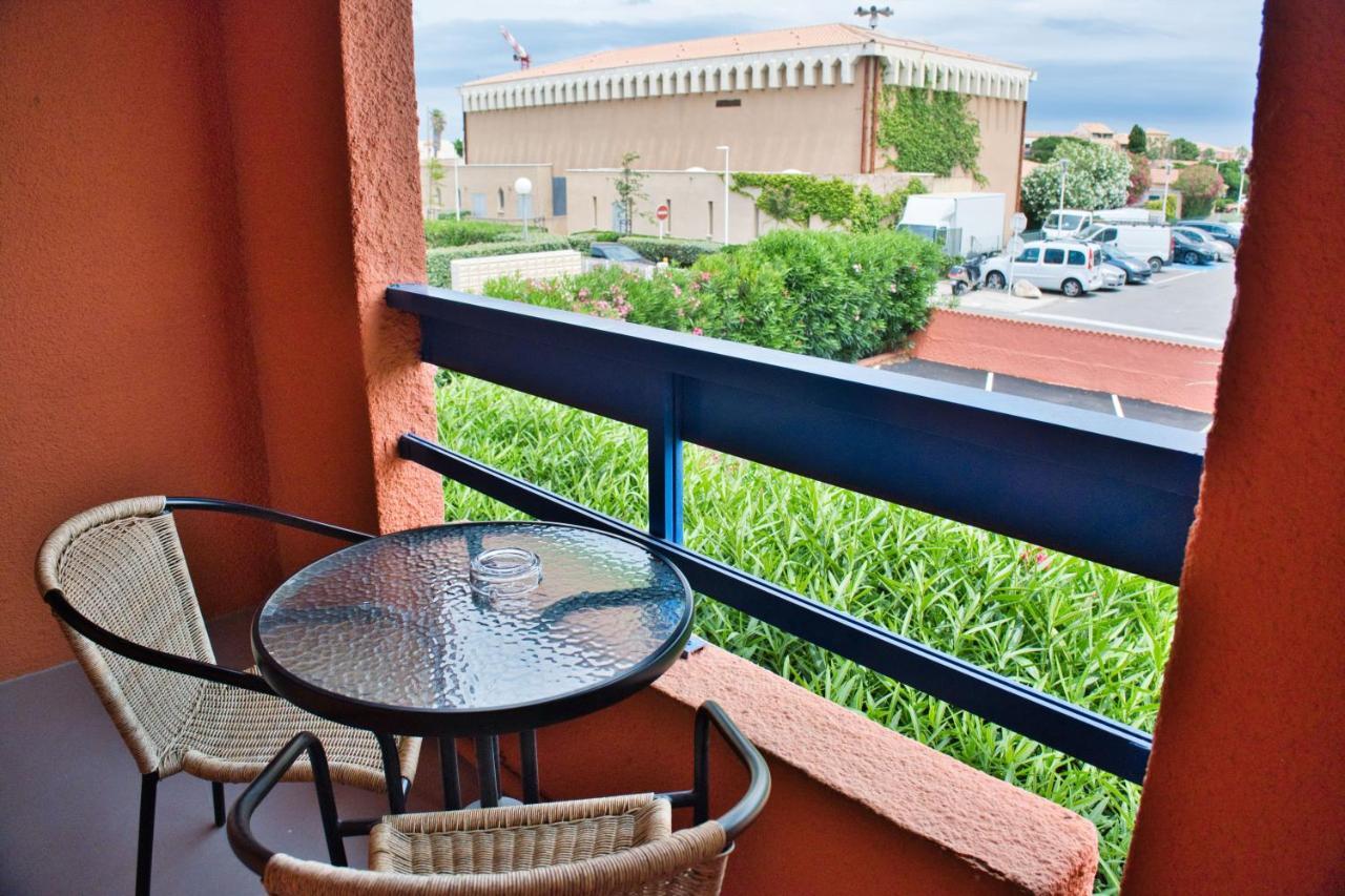 Cit'Hotel Des 2 Golfs Льокат Екстериор снимка