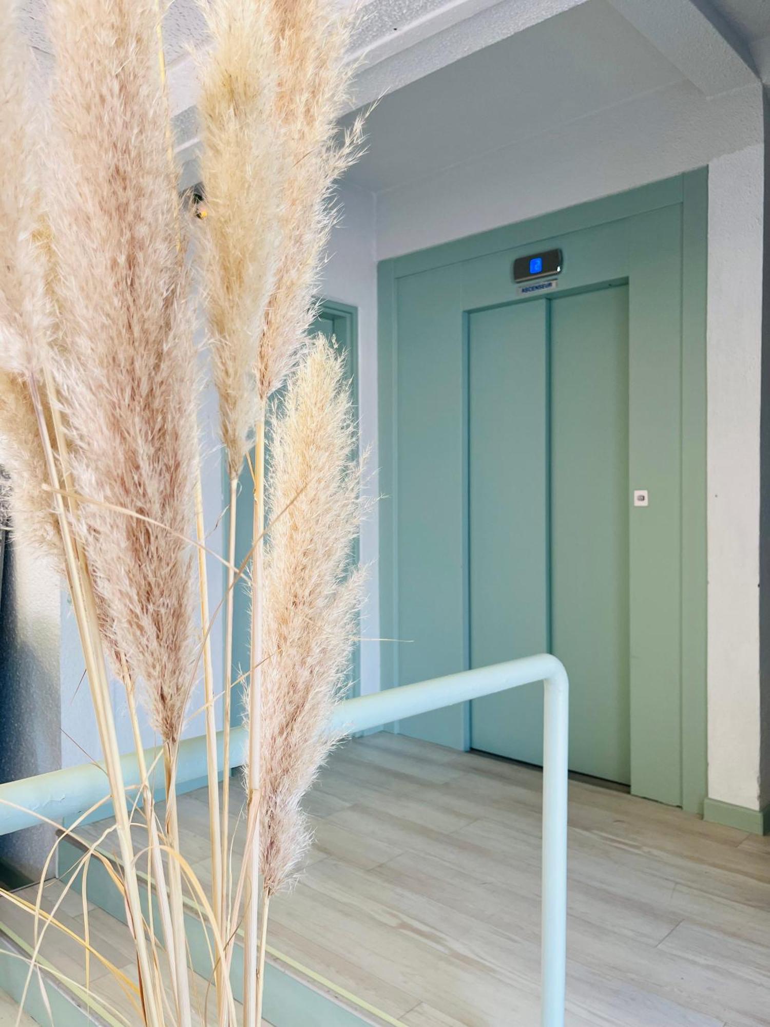 Cit'Hotel Des 2 Golfs Льокат Екстериор снимка